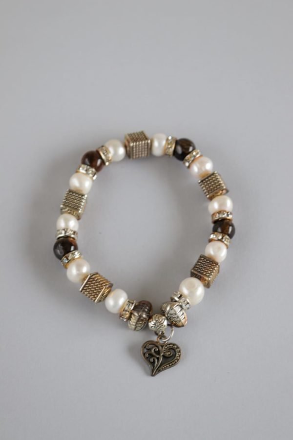 Pearl Bracelet With Beads And A Heart Pendant